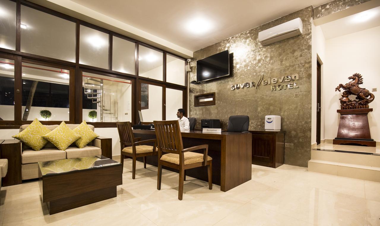 Grand 7 Hotel -Kesbewa Piliyandala Buitenkant foto