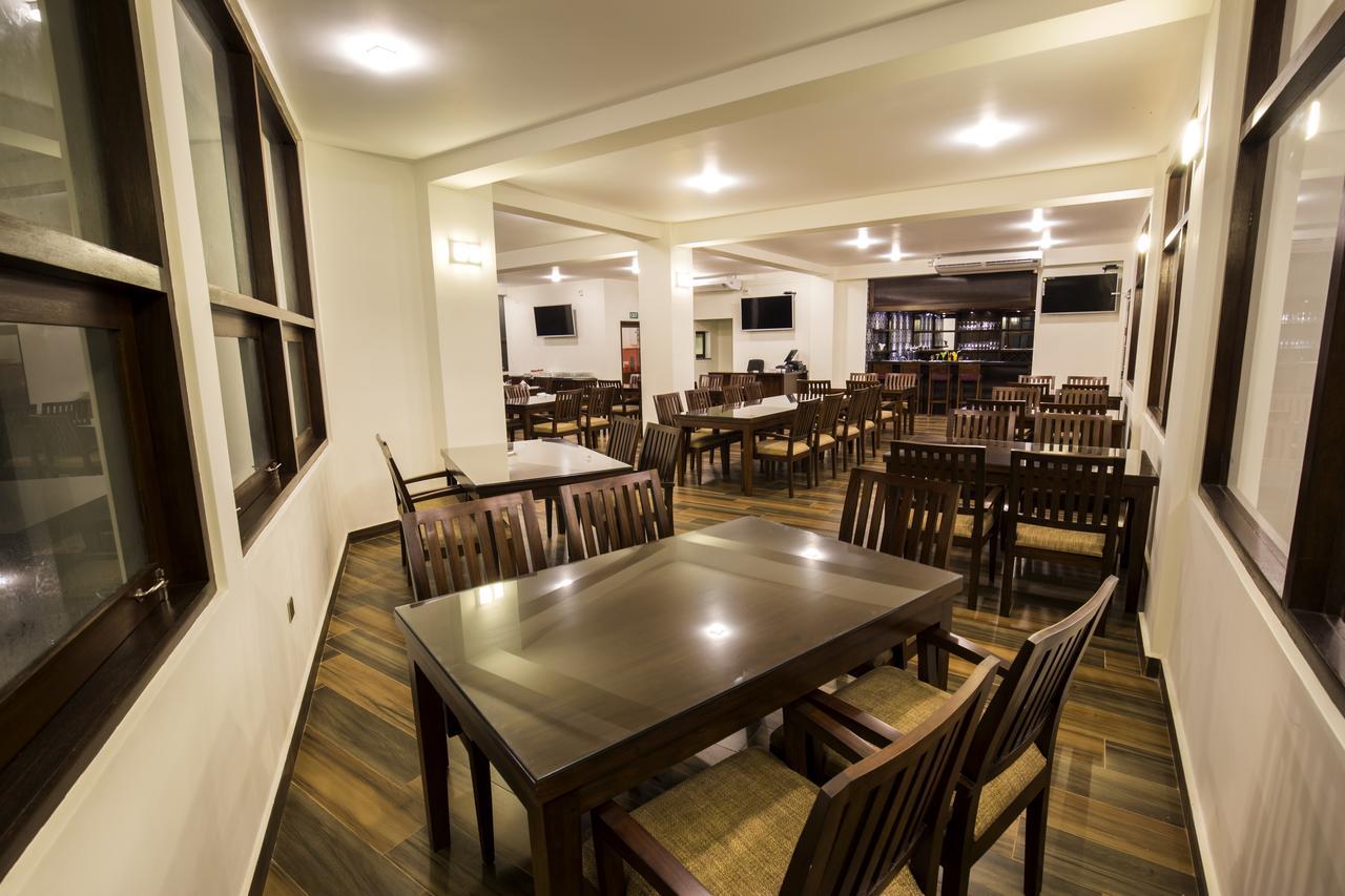 Grand 7 Hotel -Kesbewa Piliyandala Buitenkant foto